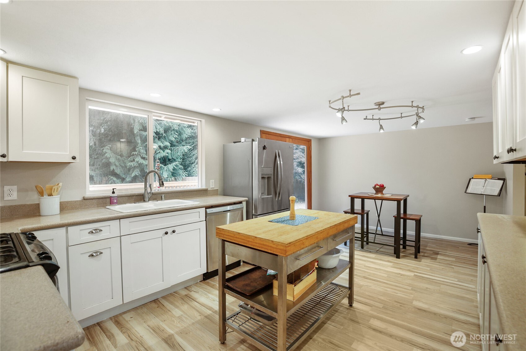 8200 NE View Ridge Lane