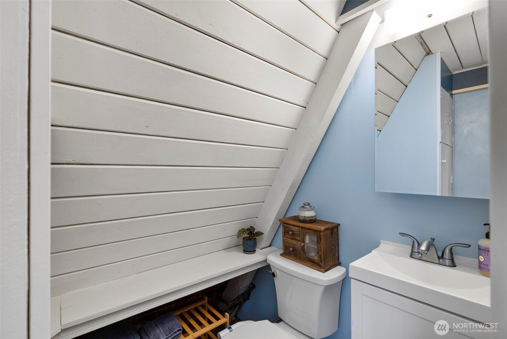 6081 NE Ponderosa Boulevard