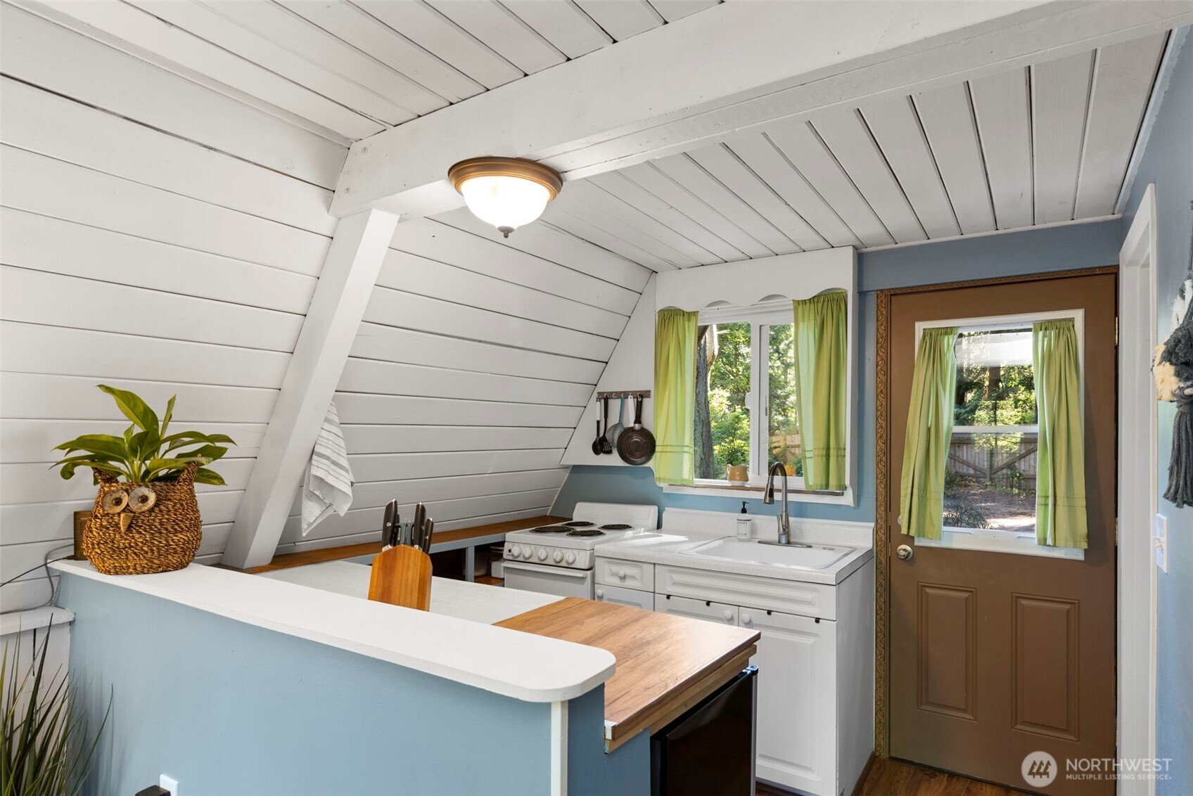 6081 NE Ponderosa Boulevard