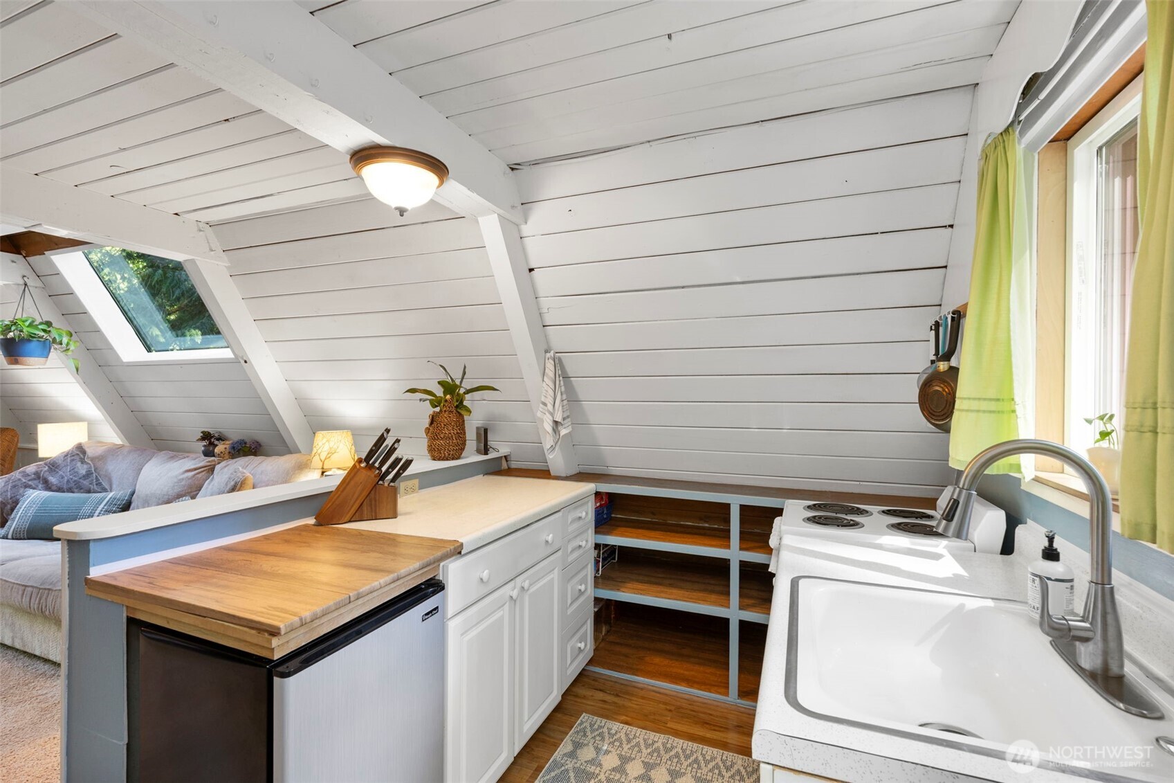 6081 NE Ponderosa Boulevard