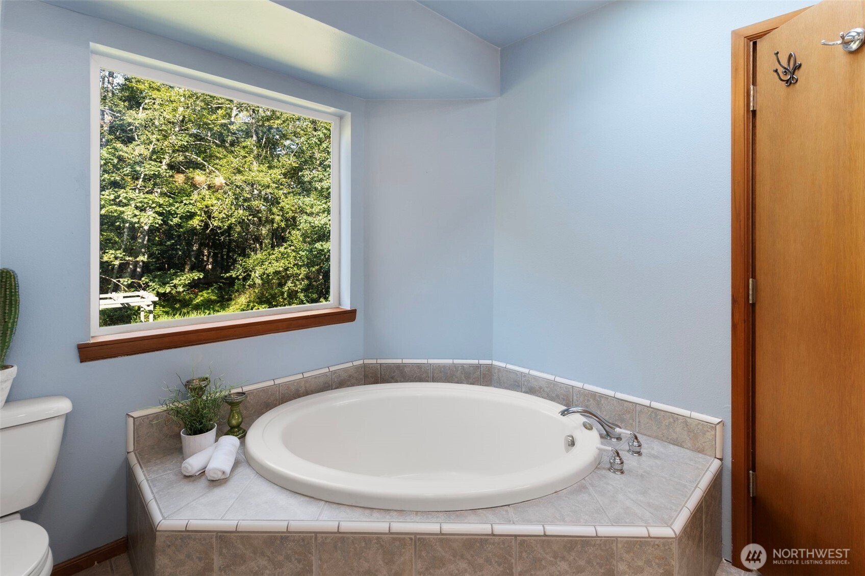 8430 NE Country Woods Lane