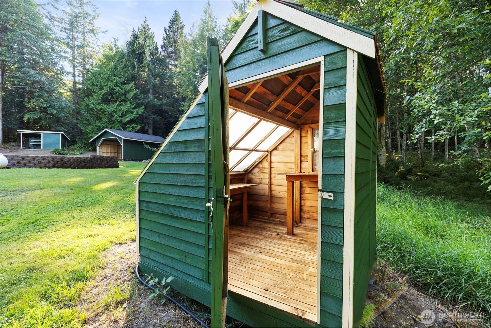 8430 NE Country Woods Lane