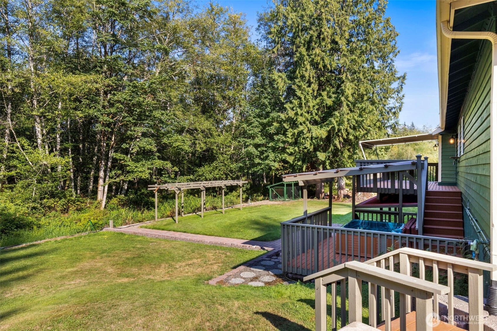 8430 NE Country Woods Lane