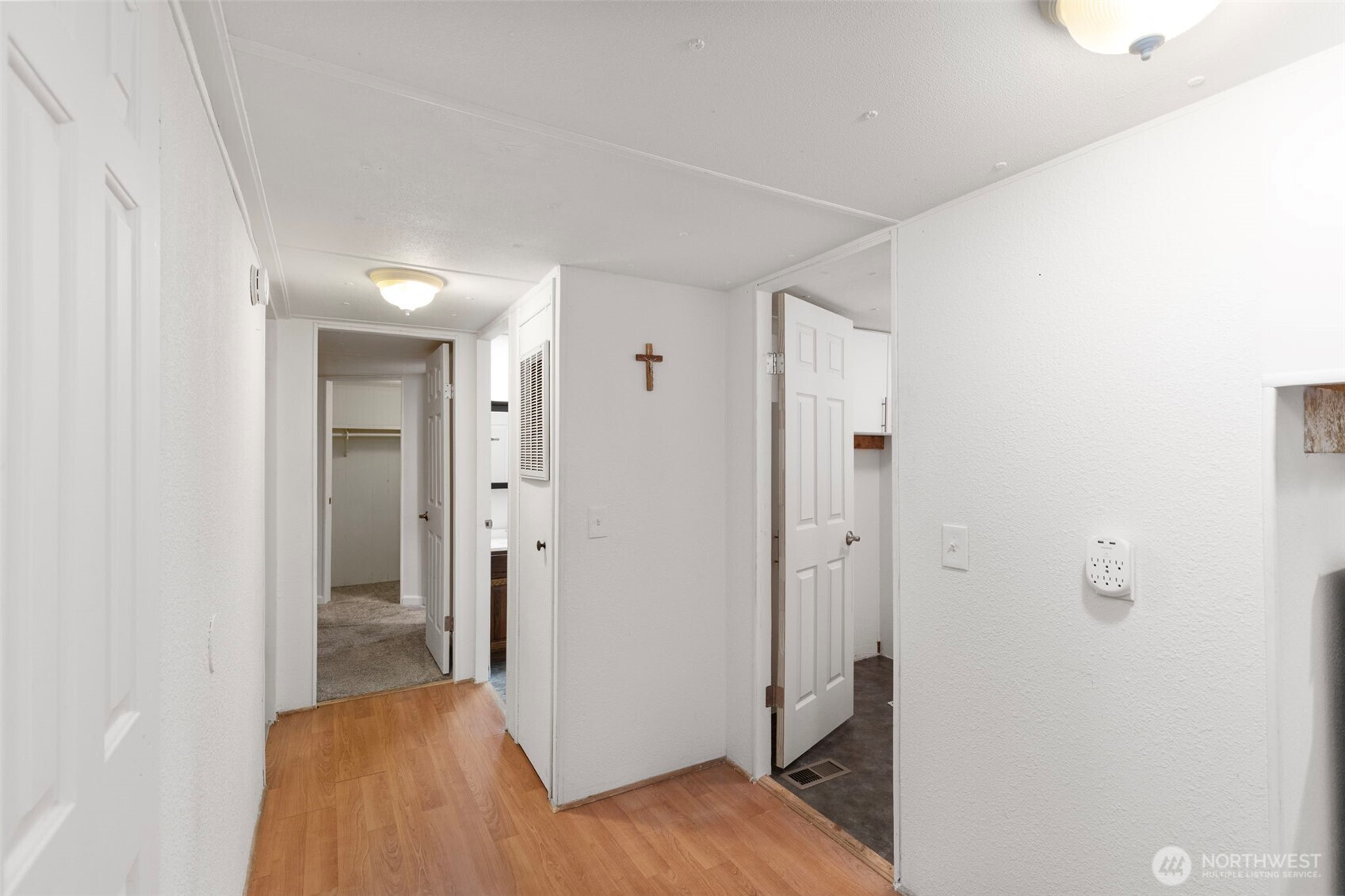 27648 Woodside Road NE