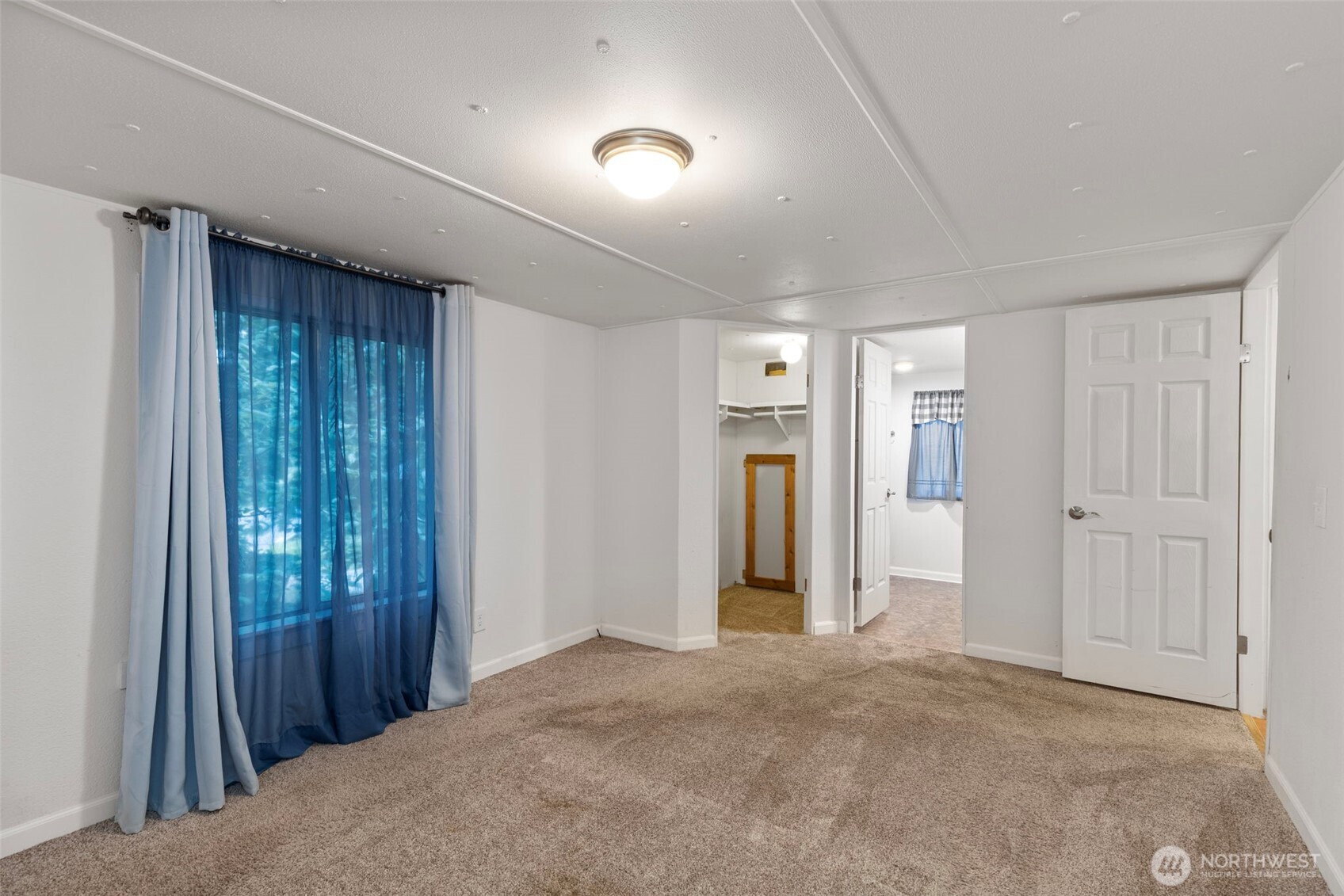 27648 Woodside Road NE