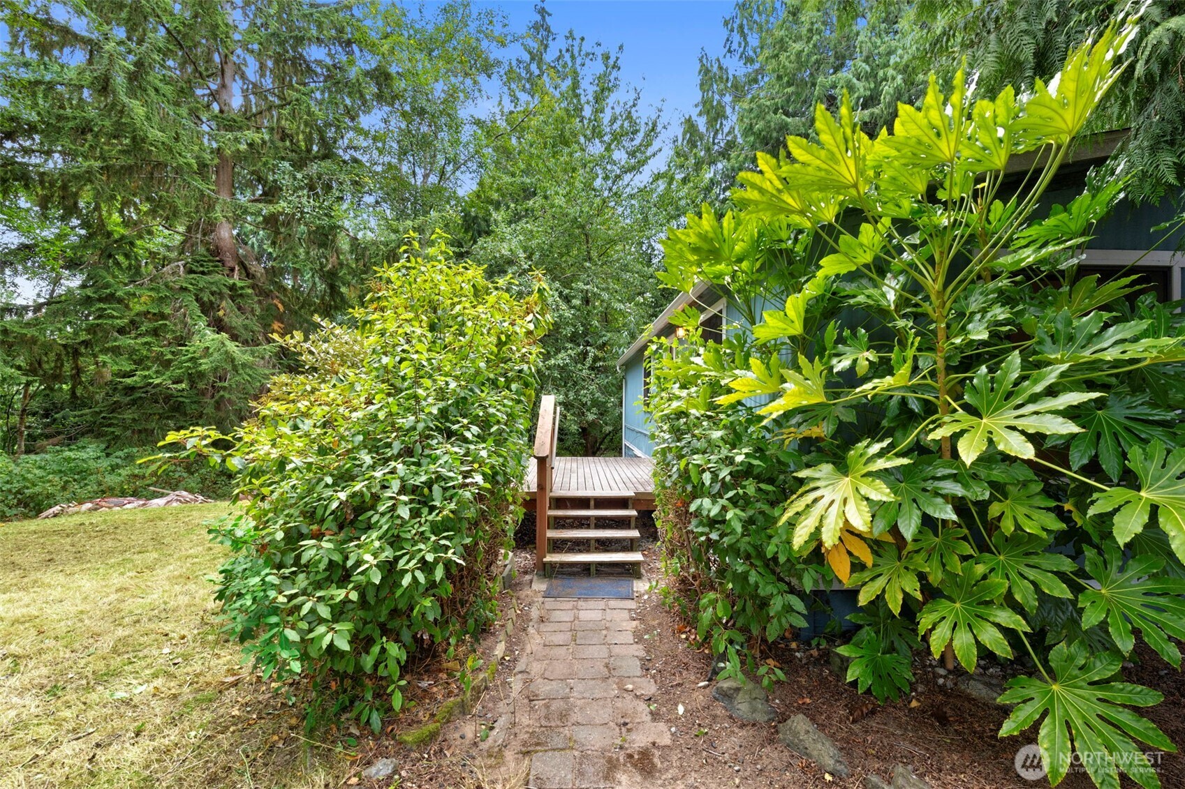 27648 Woodside Road NE