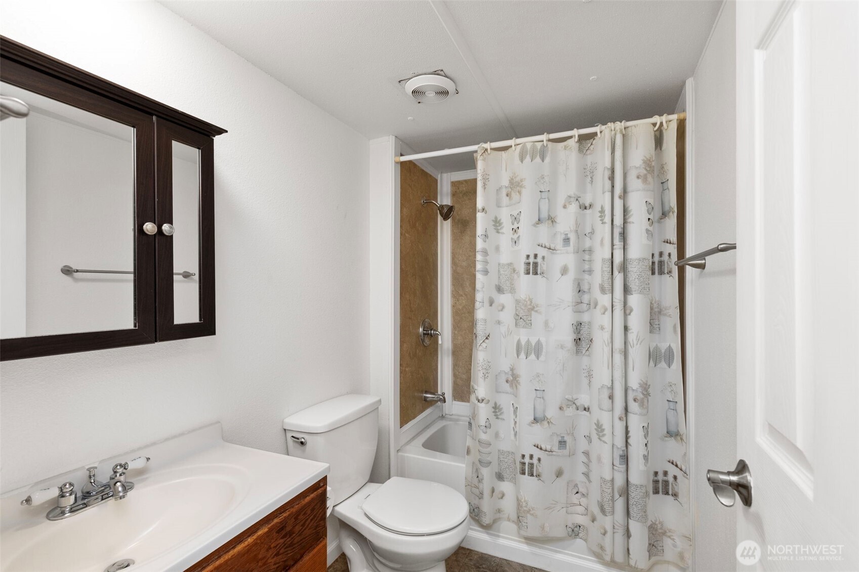 27648 Woodside Road NE