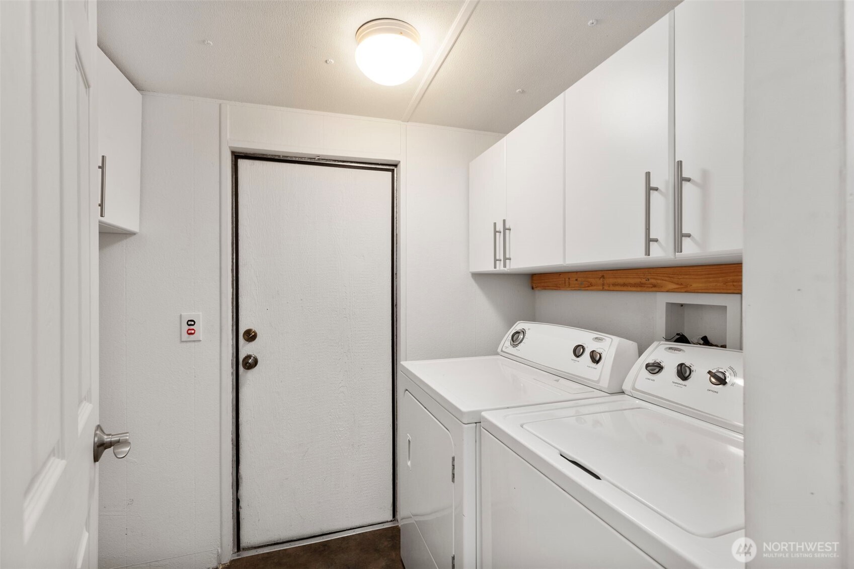 27648 Woodside Road NE