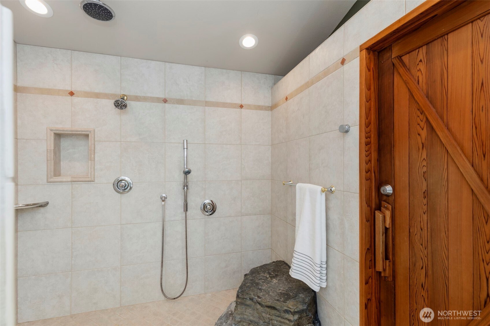 6353 NE Gratitude Way