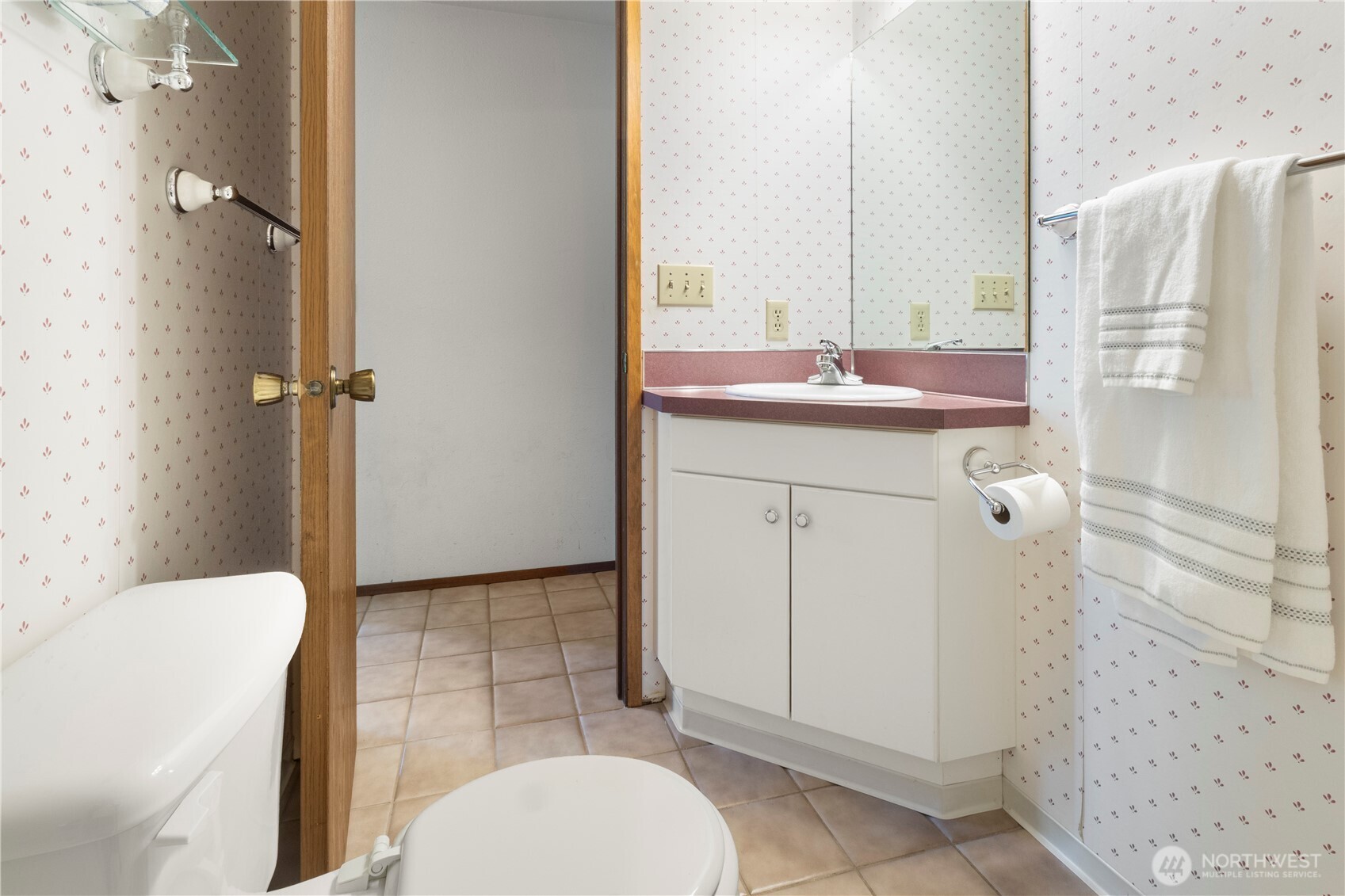 5821 NE Lincoln Road E