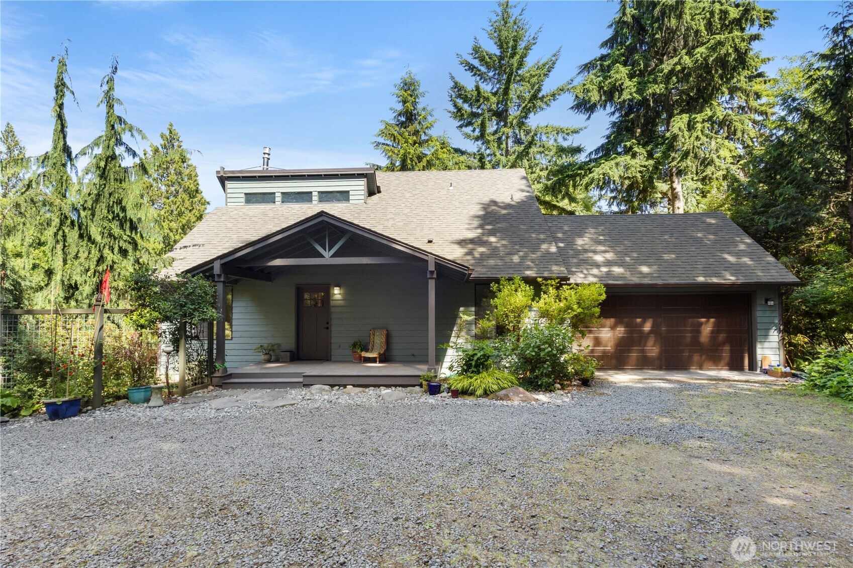 5821 NE Lincoln Road E