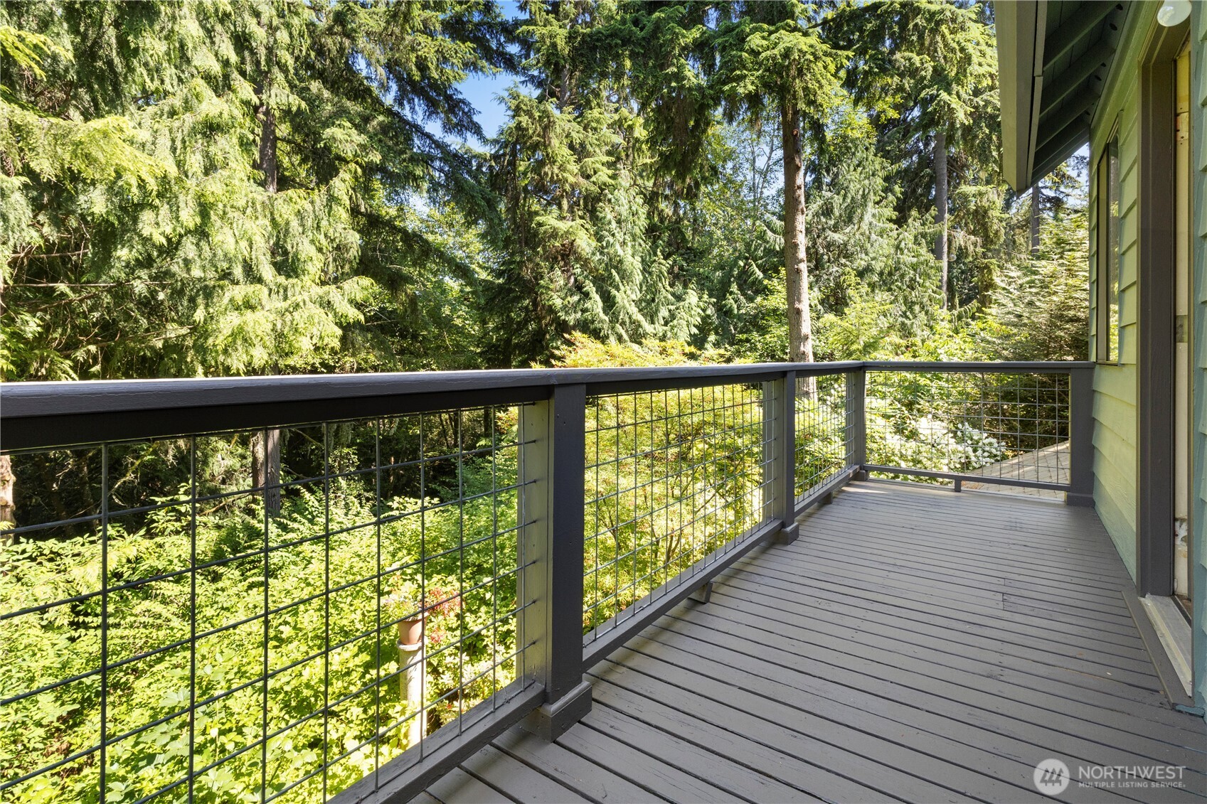 5821 NE Lincoln Road E