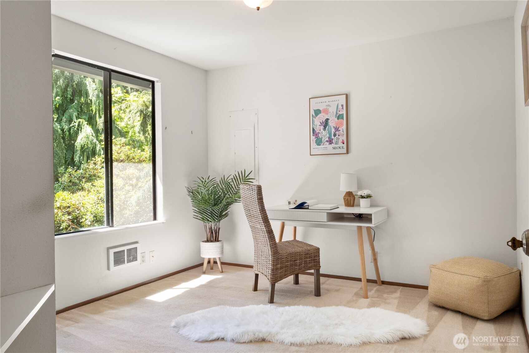 5821 NE Lincoln Road E