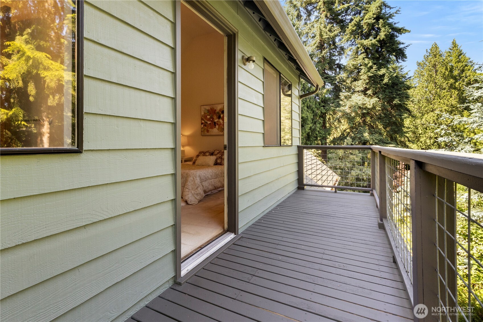 5821 NE Lincoln Road E