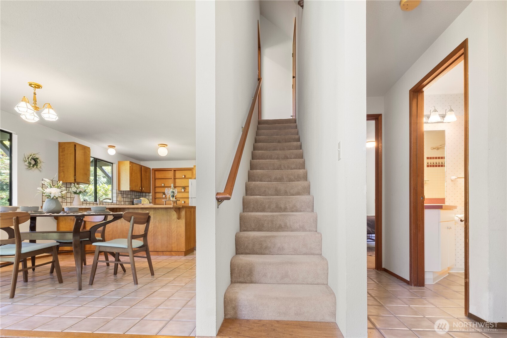 5821 NE Lincoln Road E