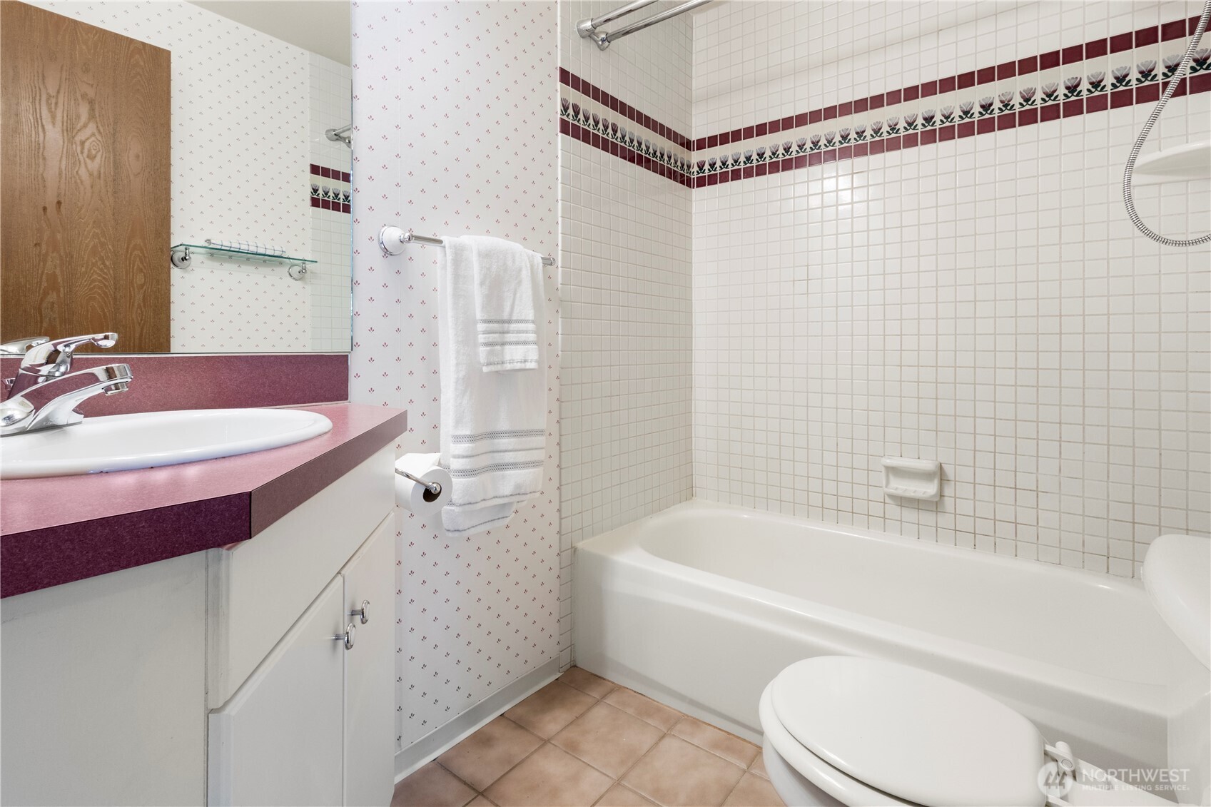 5821 NE Lincoln Road E