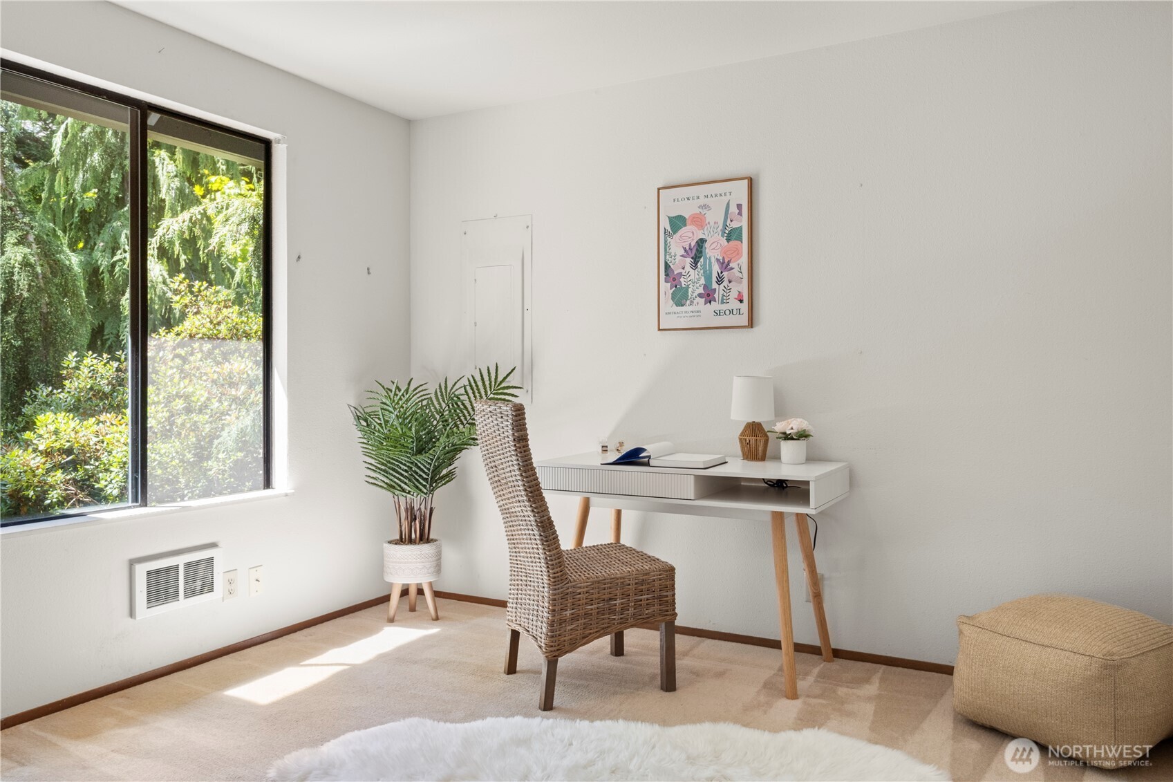 5821 NE Lincoln Road E