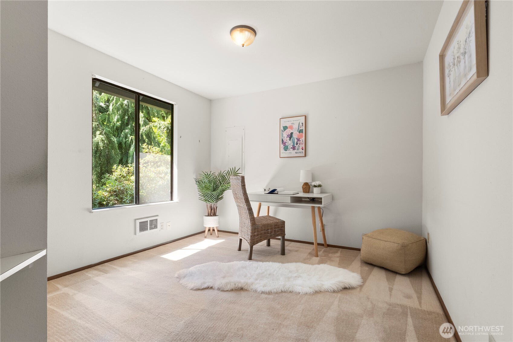 5821 NE Lincoln Road E