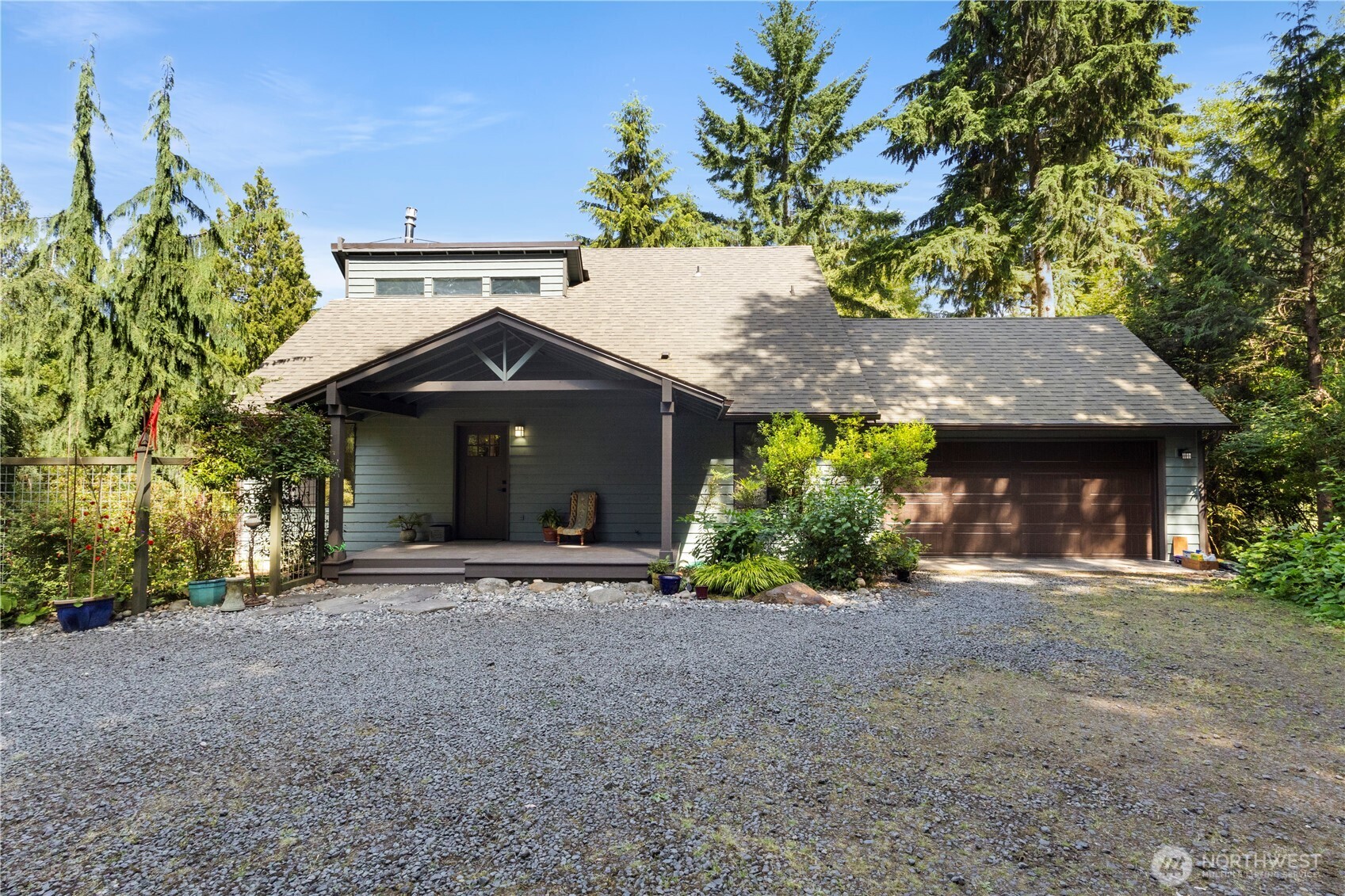 5821 NE Lincoln Road E