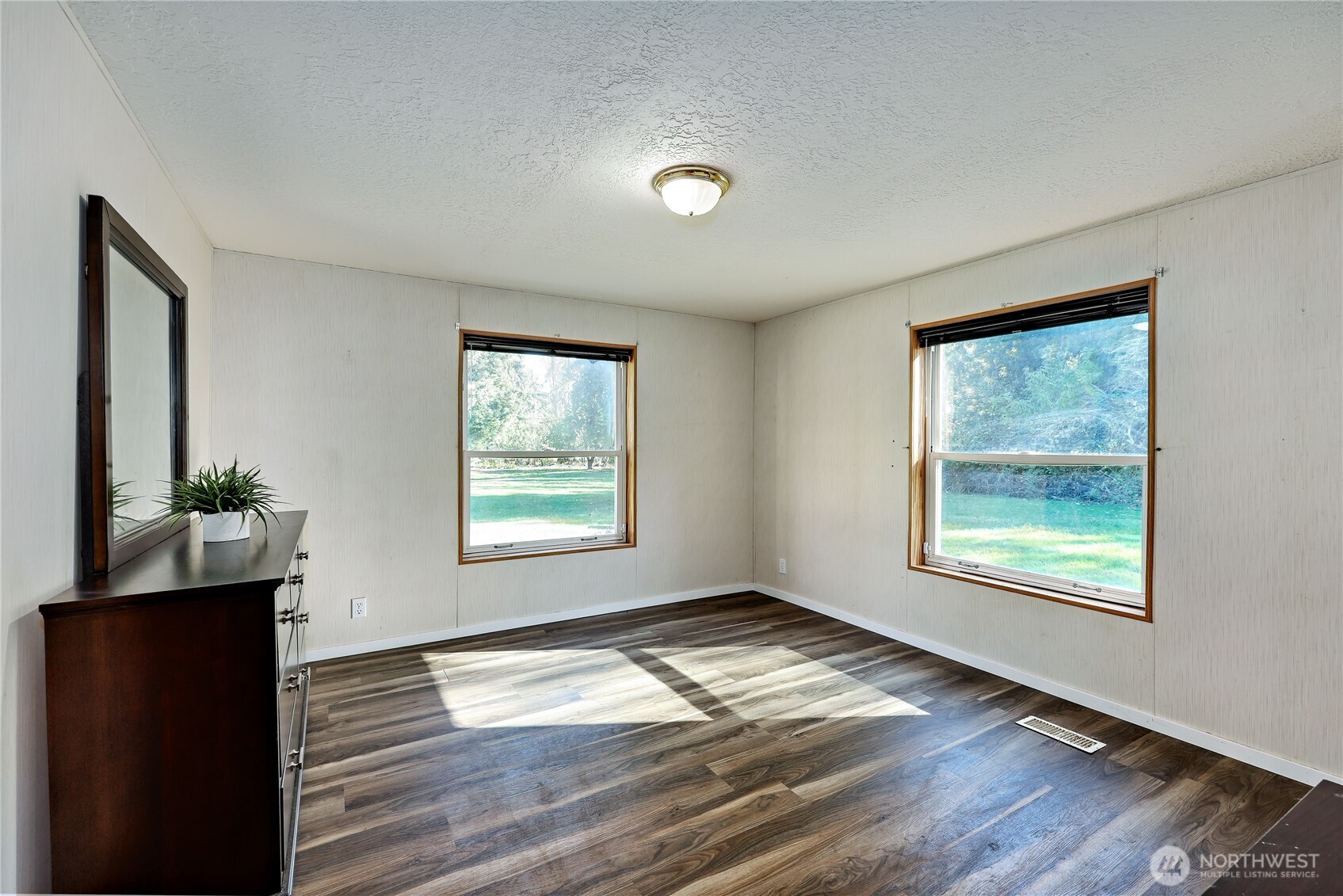 11591 NE Hansen Lane