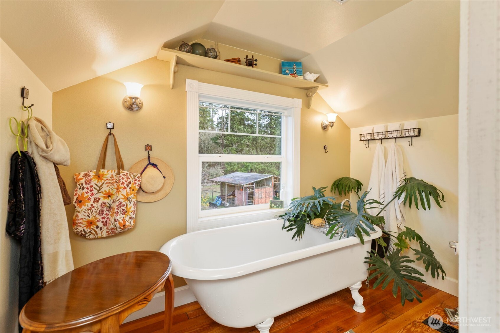 8964 NE State Hwy 104