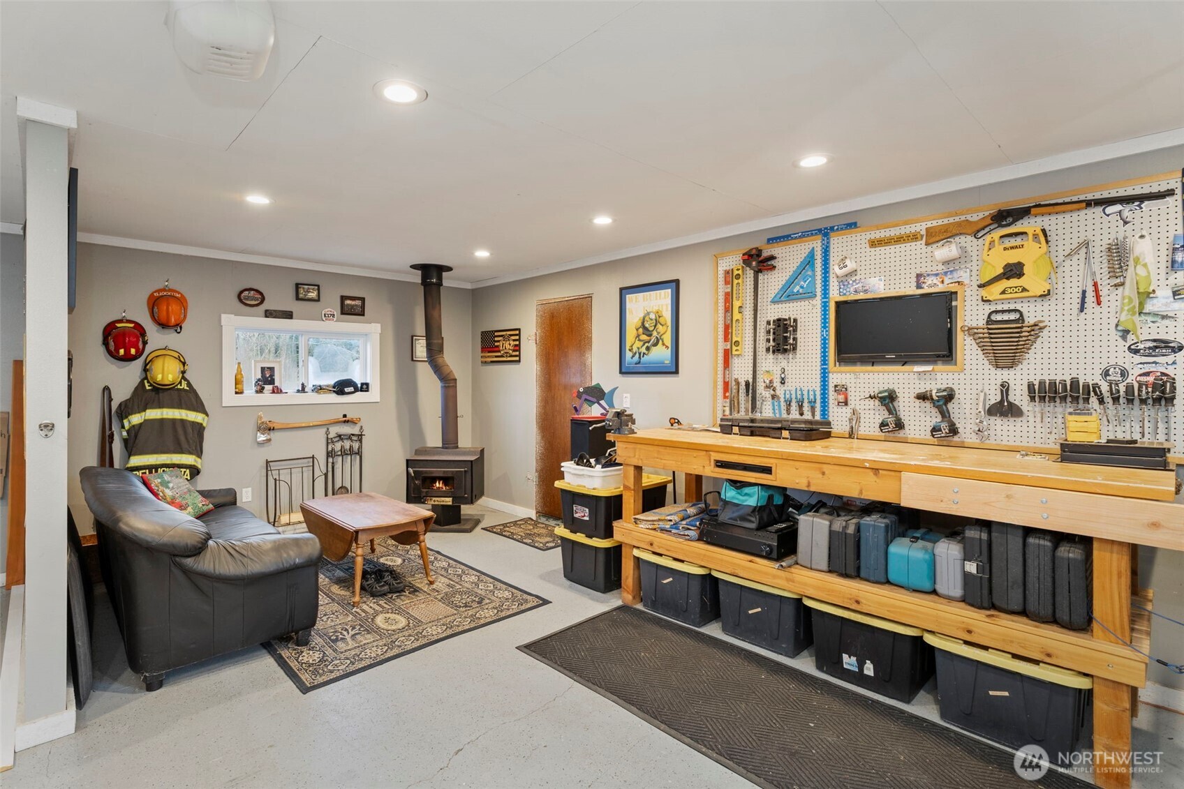 8964 NE State Hwy 104