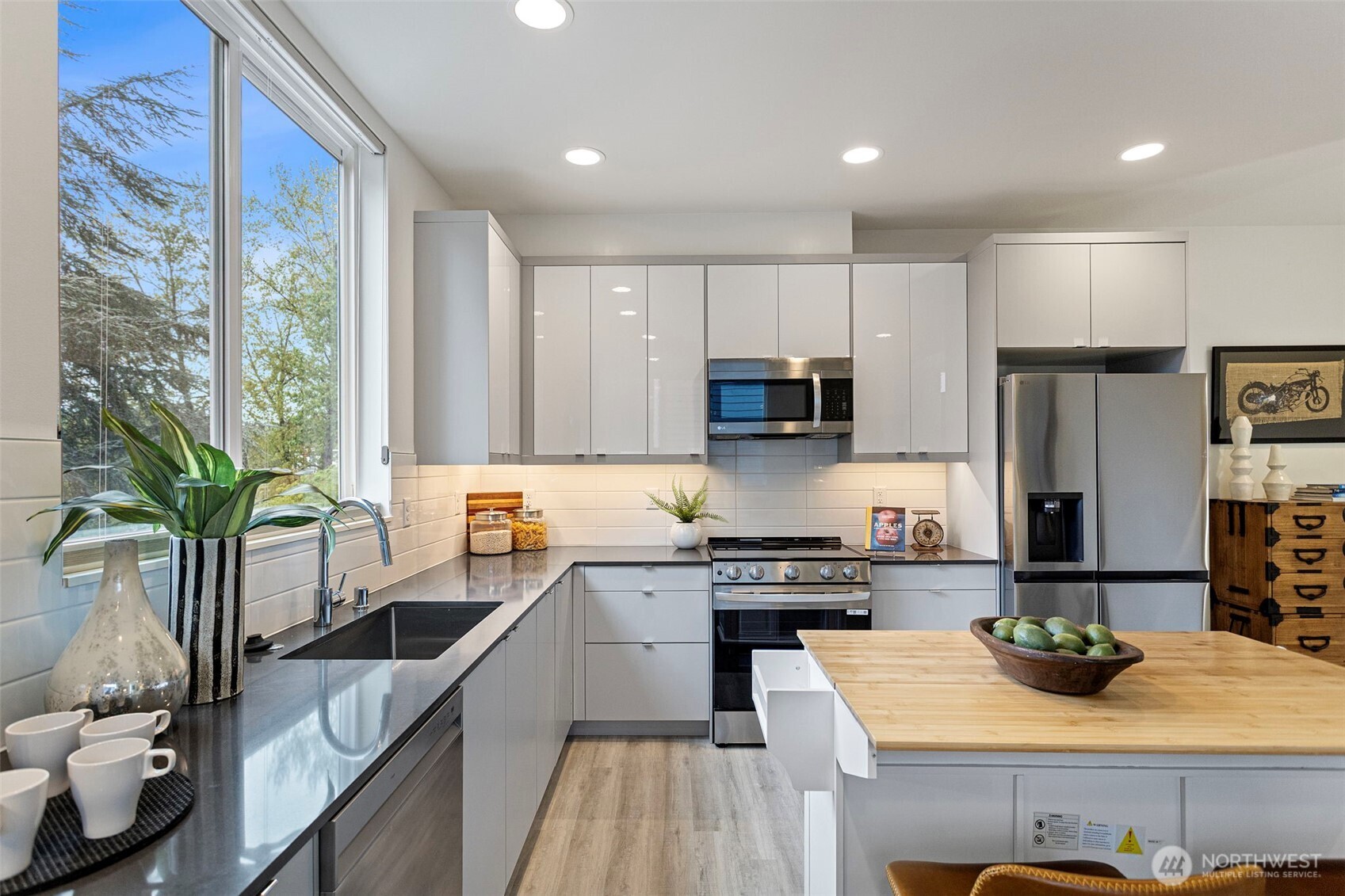 2527 29th Avenue S Unit: B
