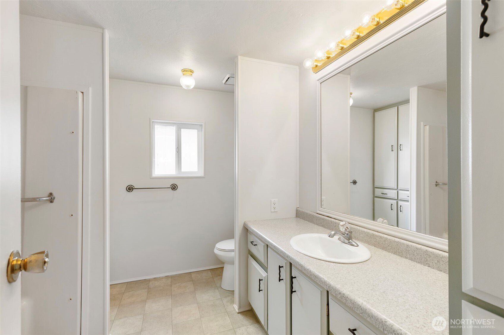 1754 NE Mesford Road Unit: 38