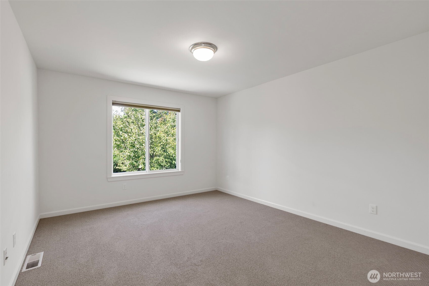 11543 NE Skyward Loop