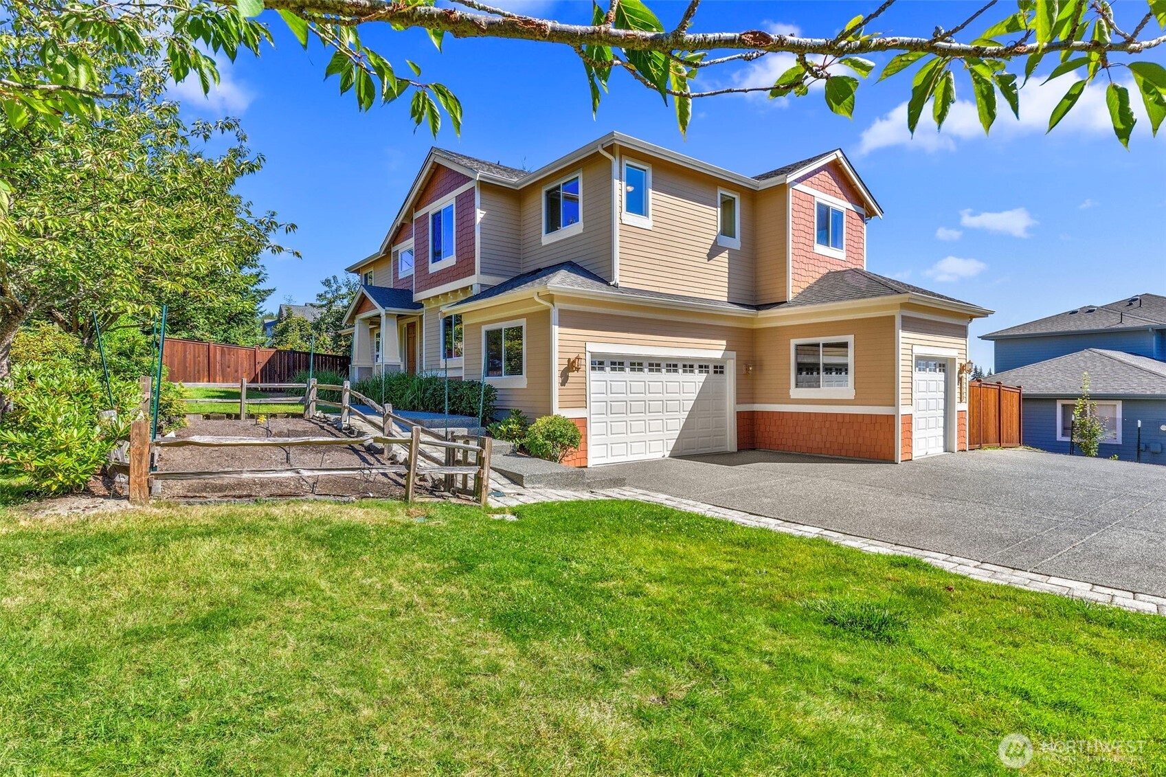 11543 NE Skyward Loop