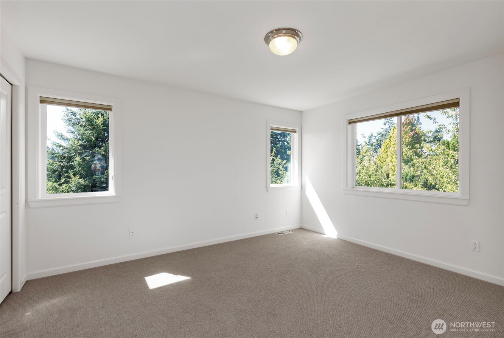 11543 NE Skyward Loop