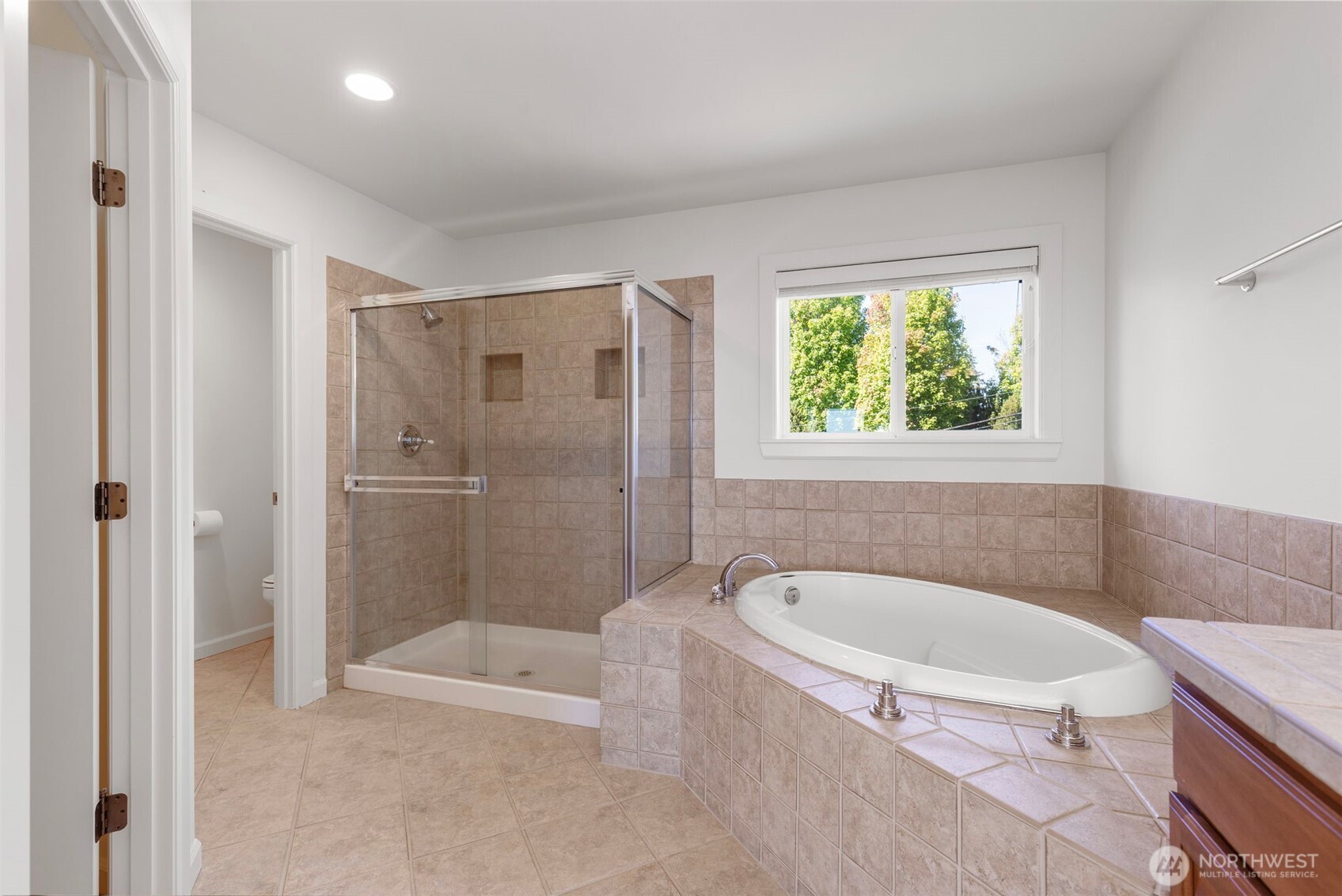 11543 NE Skyward Loop