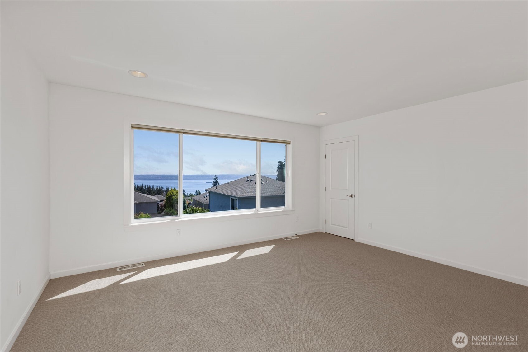11543 NE Skyward Loop