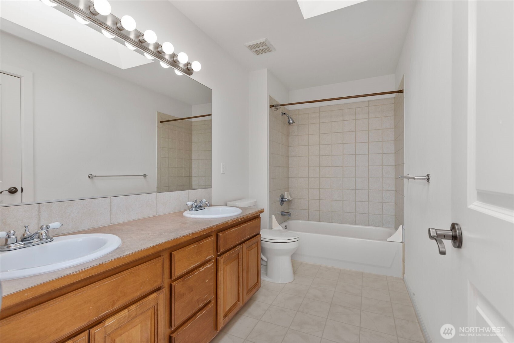 11543 NE Skyward Loop