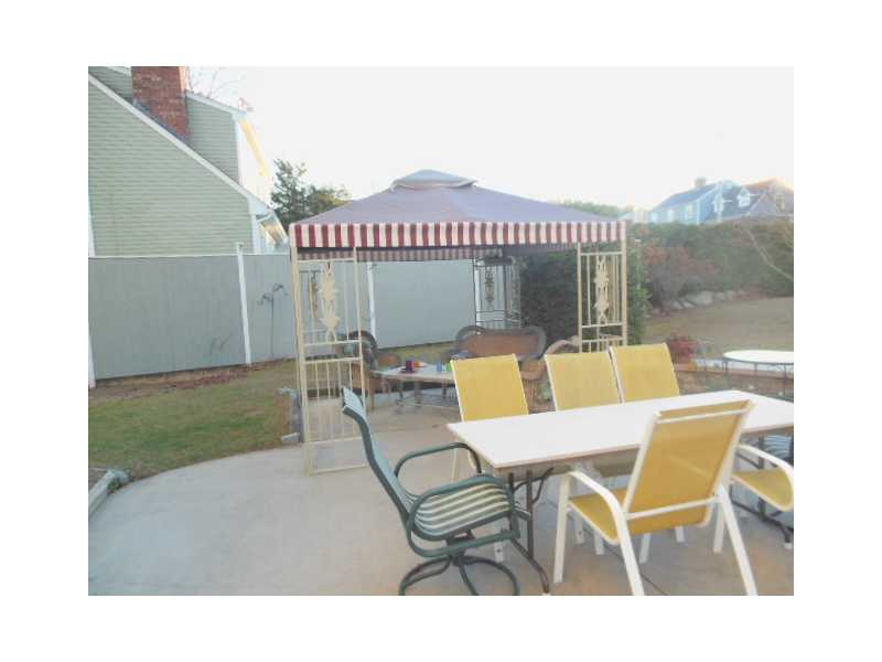 148 WINNAPAUG RD Road