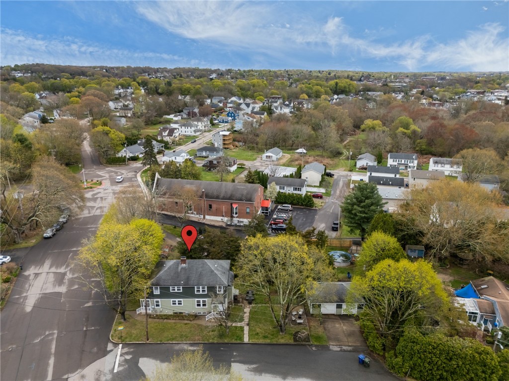 8 Perkins Avenue