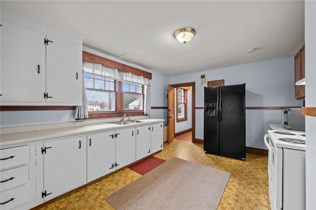 8 Perkins Avenue
