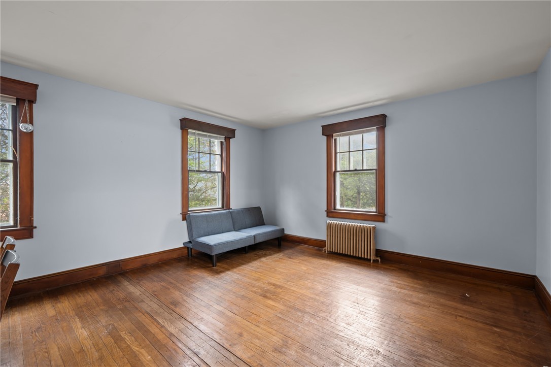 8 Perkins Avenue