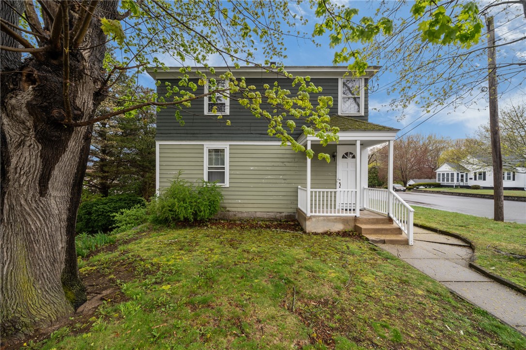 8 Perkins Avenue