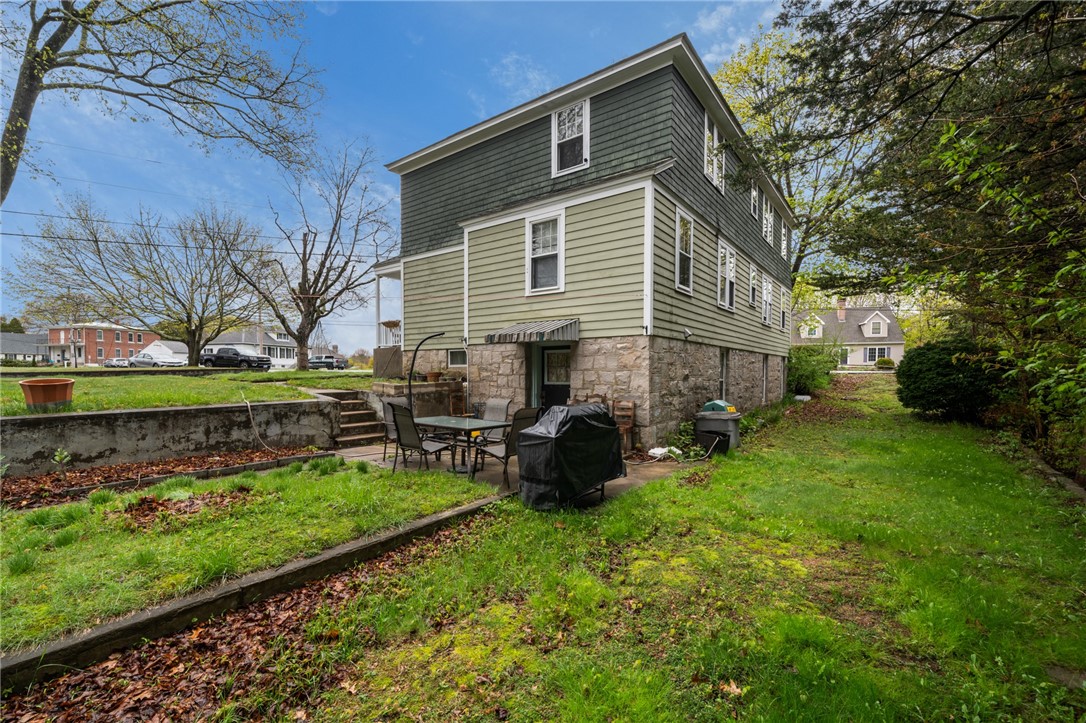 8 Perkins Avenue
