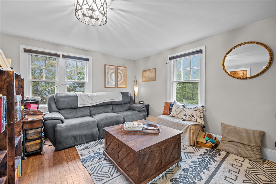 8 Perkins Avenue
