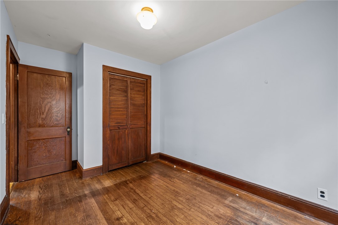 8 Perkins Avenue