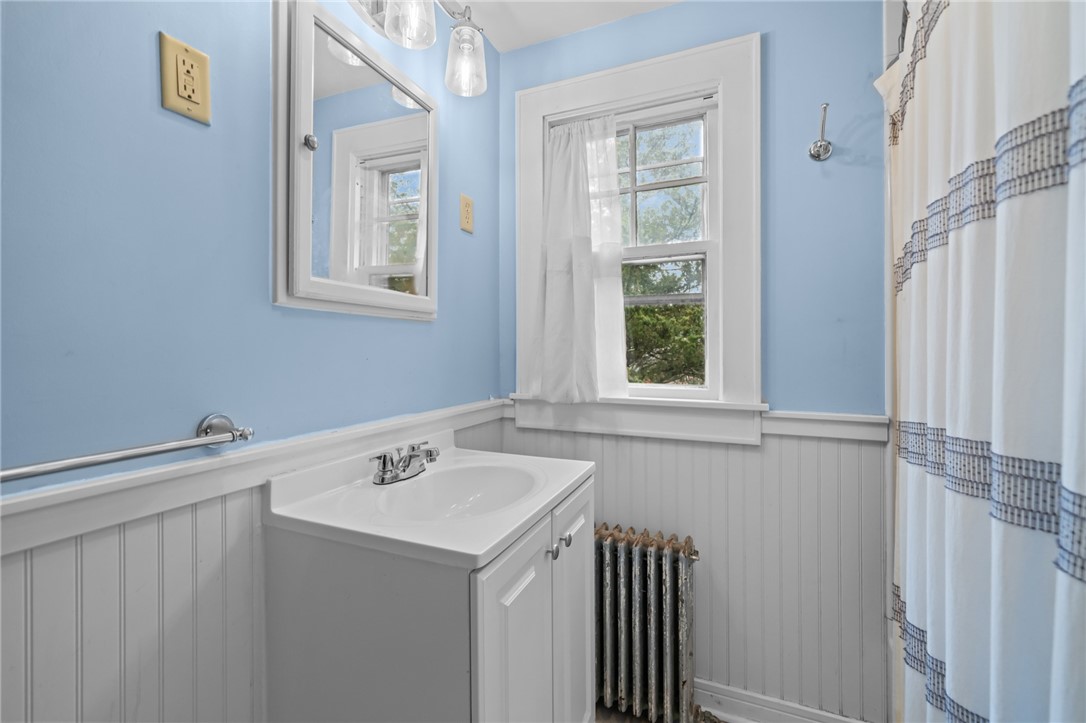 8 Perkins Avenue