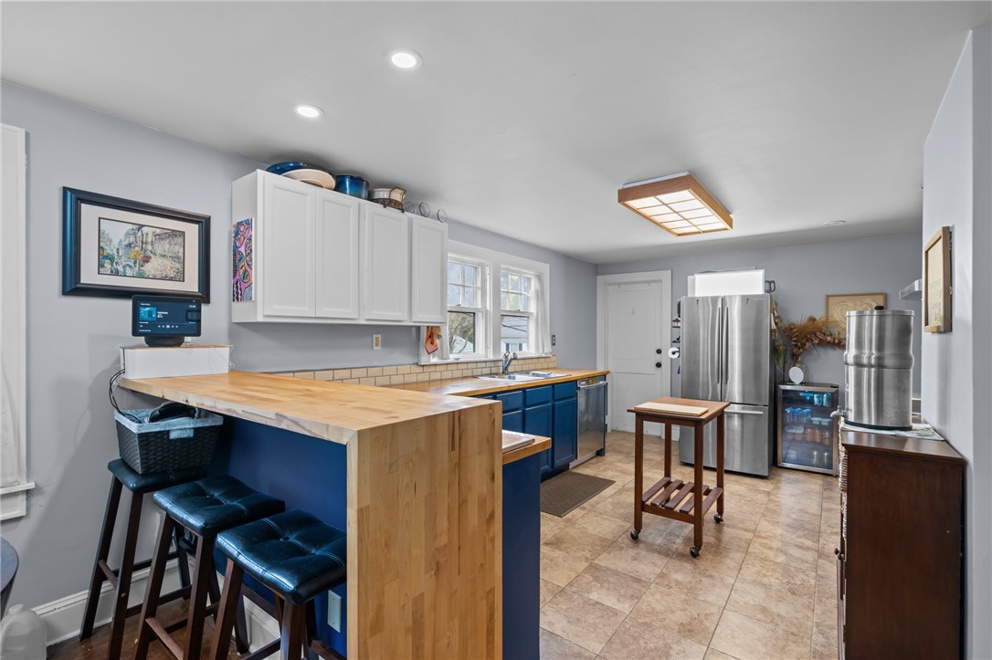 8 Perkins Avenue
