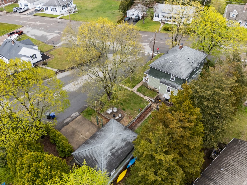 8 Perkins Avenue