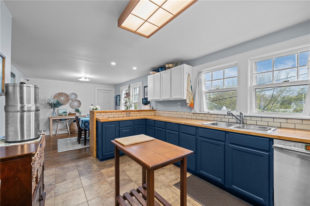 8 Perkins Avenue