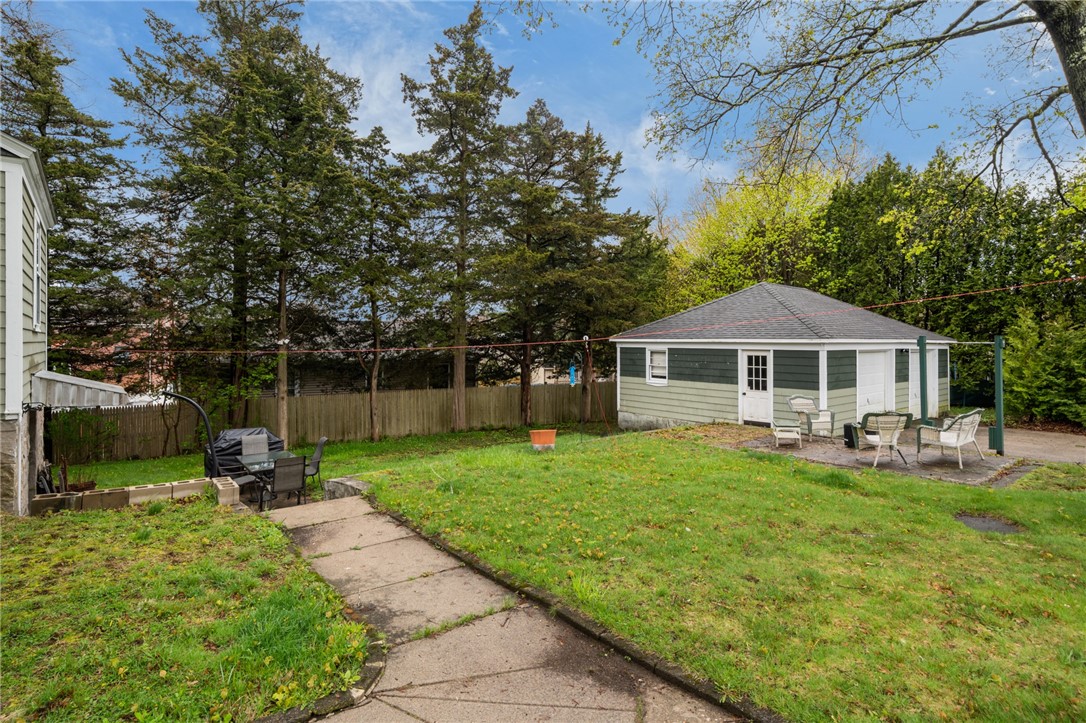 8 Perkins Avenue