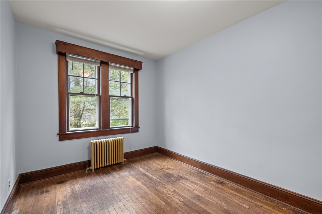 8 Perkins Avenue