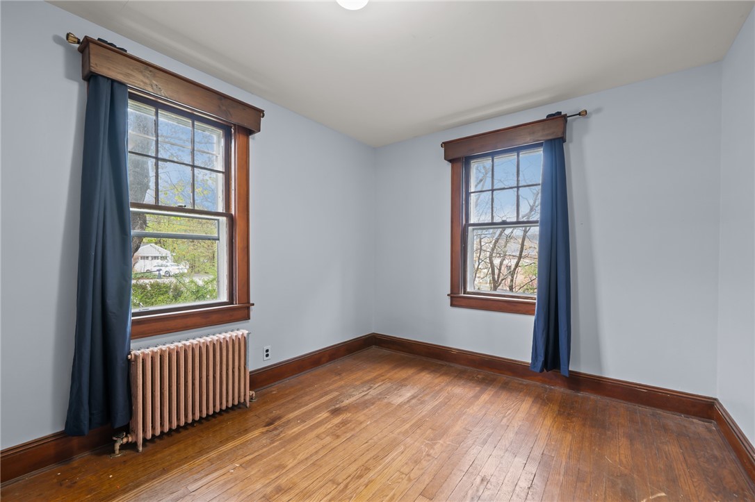 8 Perkins Avenue