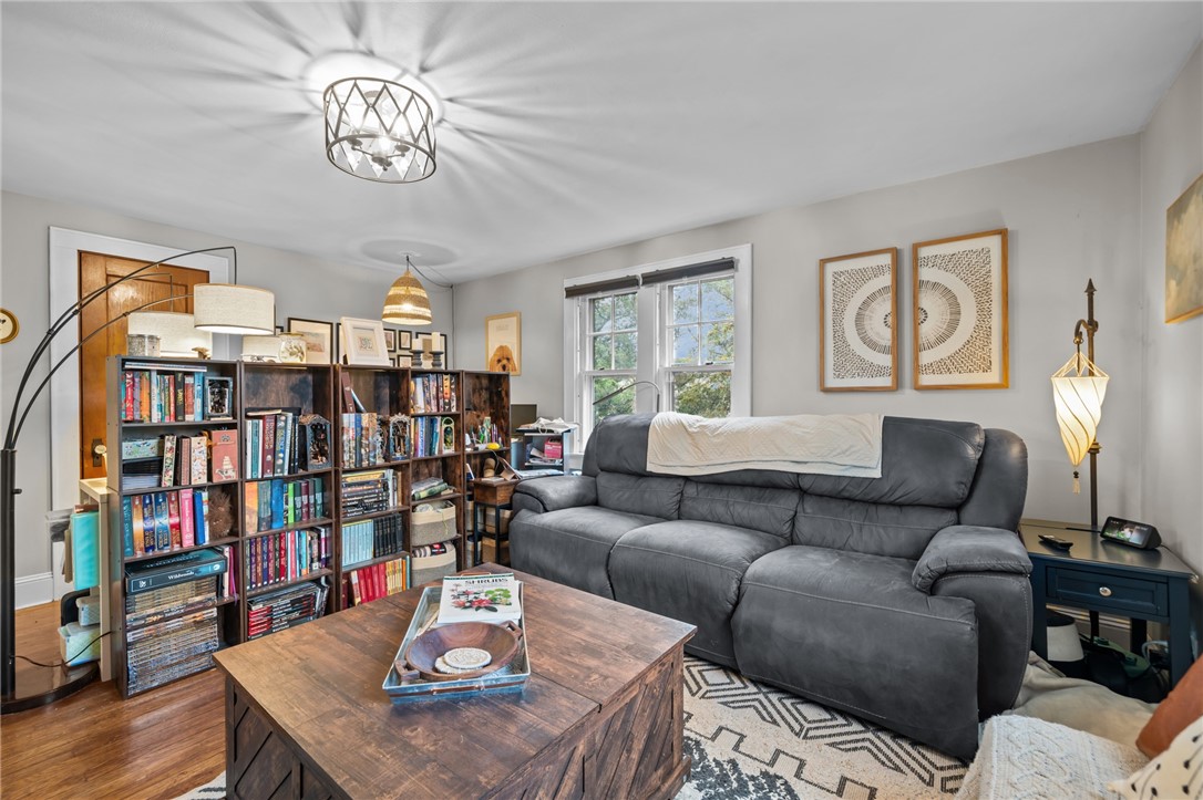 8 Perkins Avenue